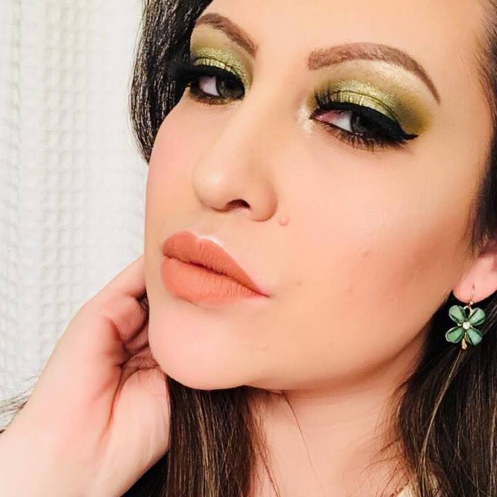 Meet your Posher, Cintia janet